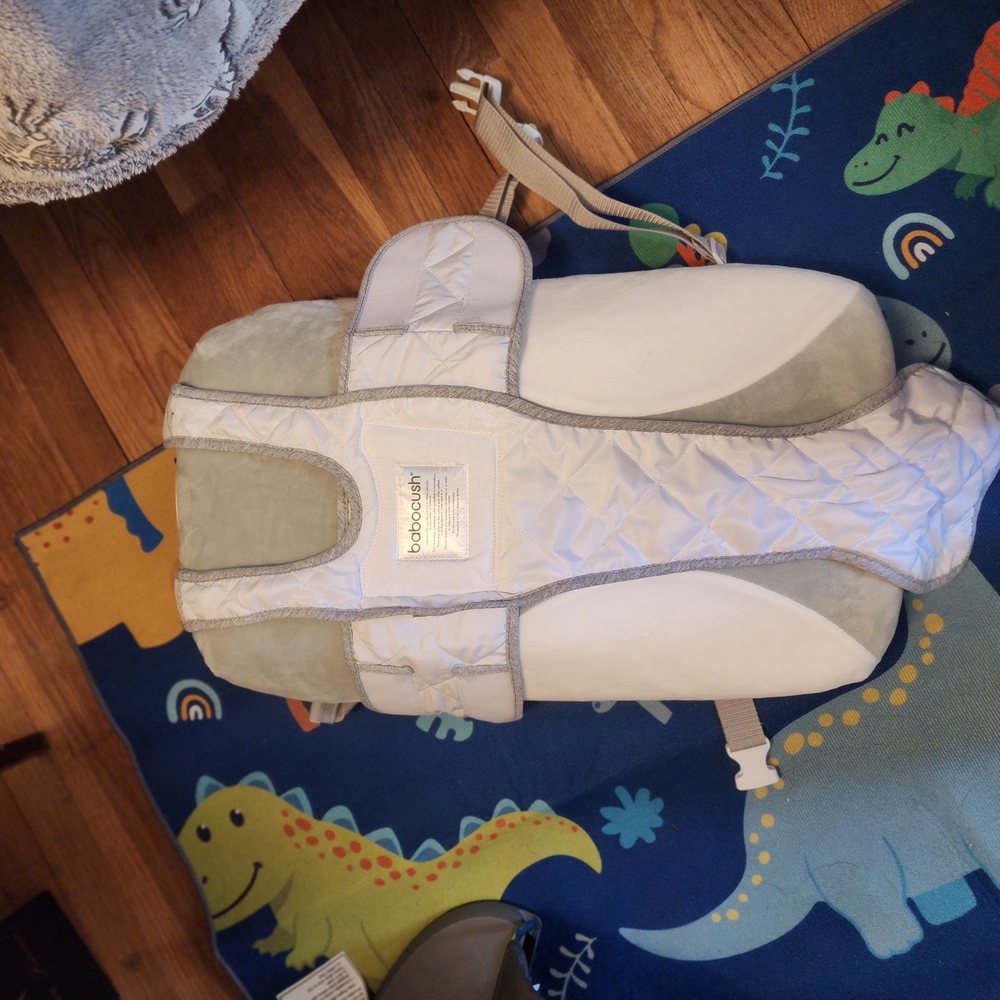 Babocush Baby Comfort Cushion in White and Gray